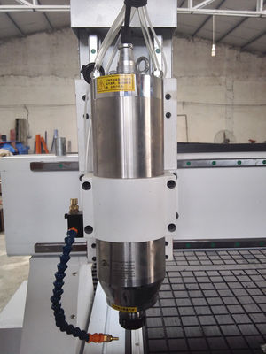 la machine de commande numérique par ordinateur de 380V ER25 partie la commande numérique par ordinateur refroidie à l'eau en bois de l'axe 6.5kw